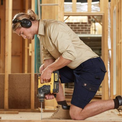 mens-stretch-cargo-work-shorts